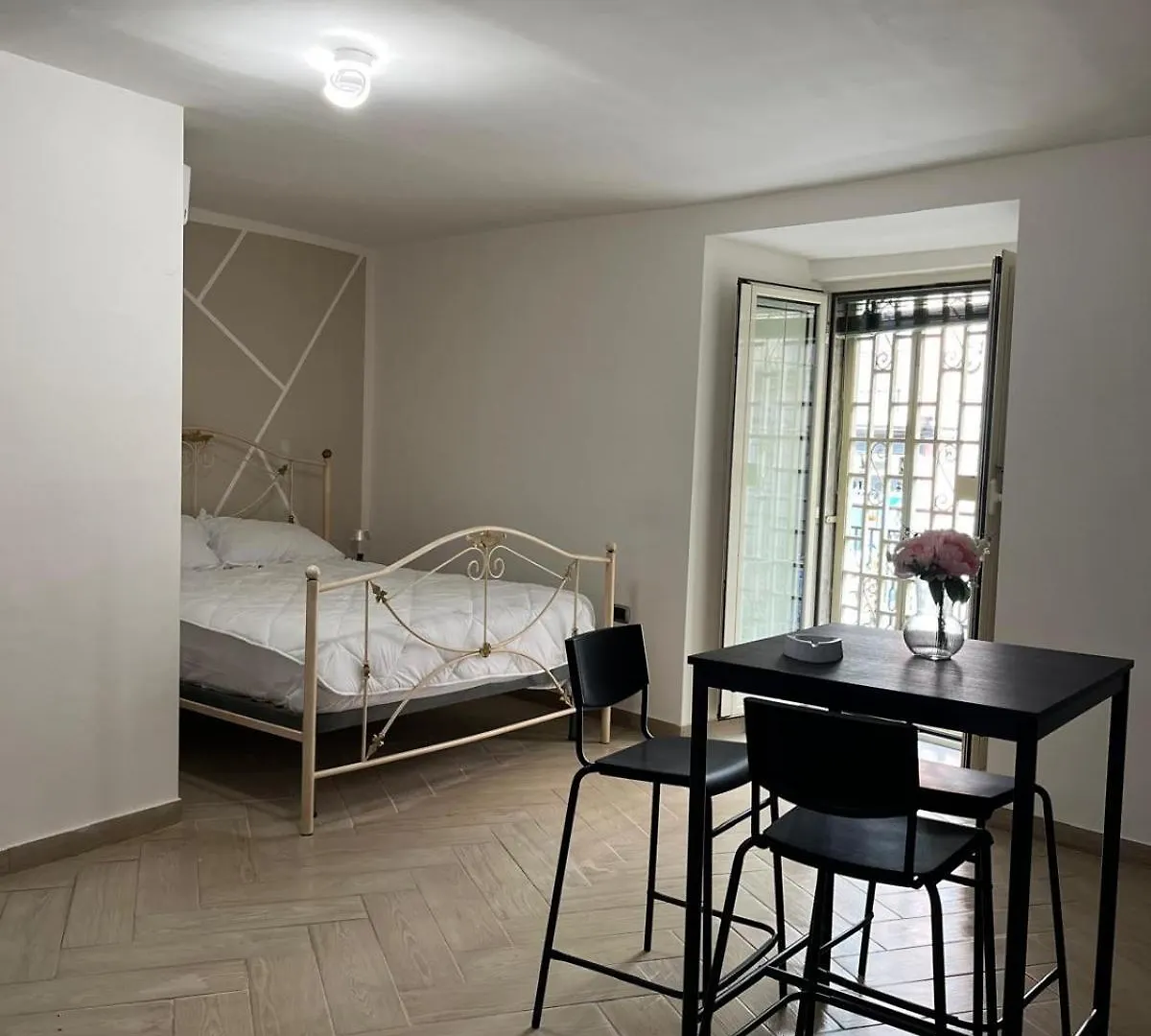 Homestay A Cas E Mamma Apartment Naples