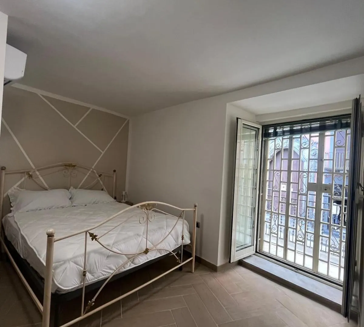 Homestay A Cas E Mamma Apartment Naples